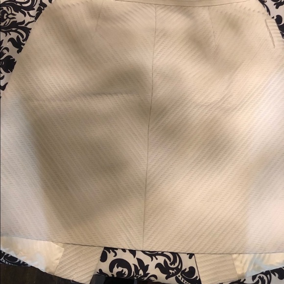 MARC JACOBS wrap button down front
 80 nylon 20 silk skirt. Size 12 - Picture 3 of 5